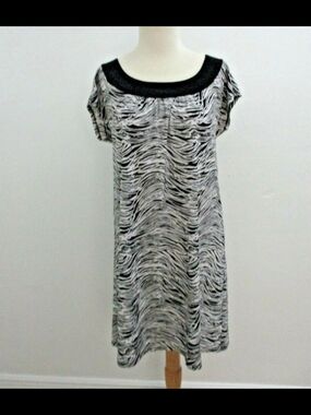 Michael Kors Black and White Scoop Neck‎ Printed Shift Dress